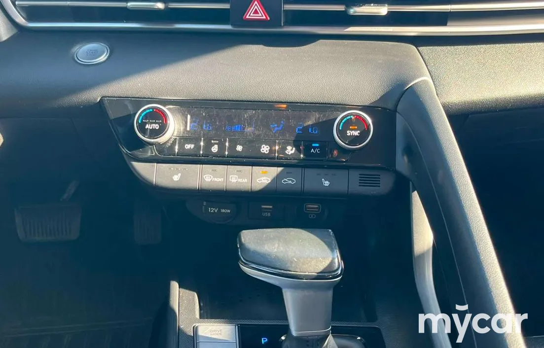 Hyundai Elantra 2022
