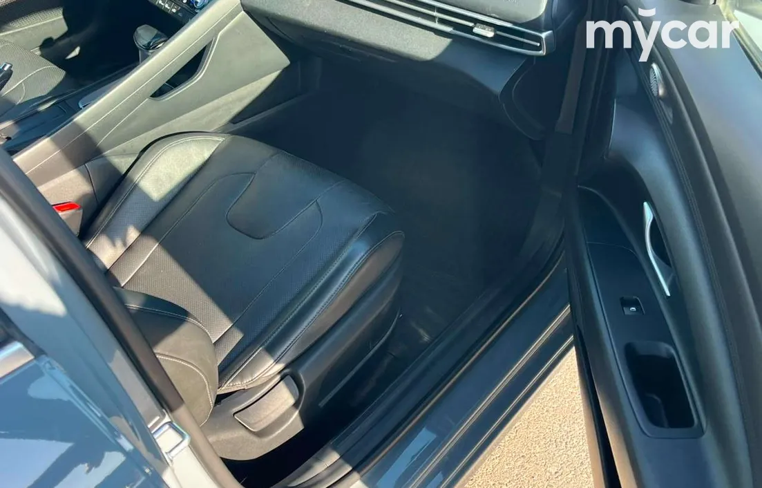 Hyundai Elantra 2022