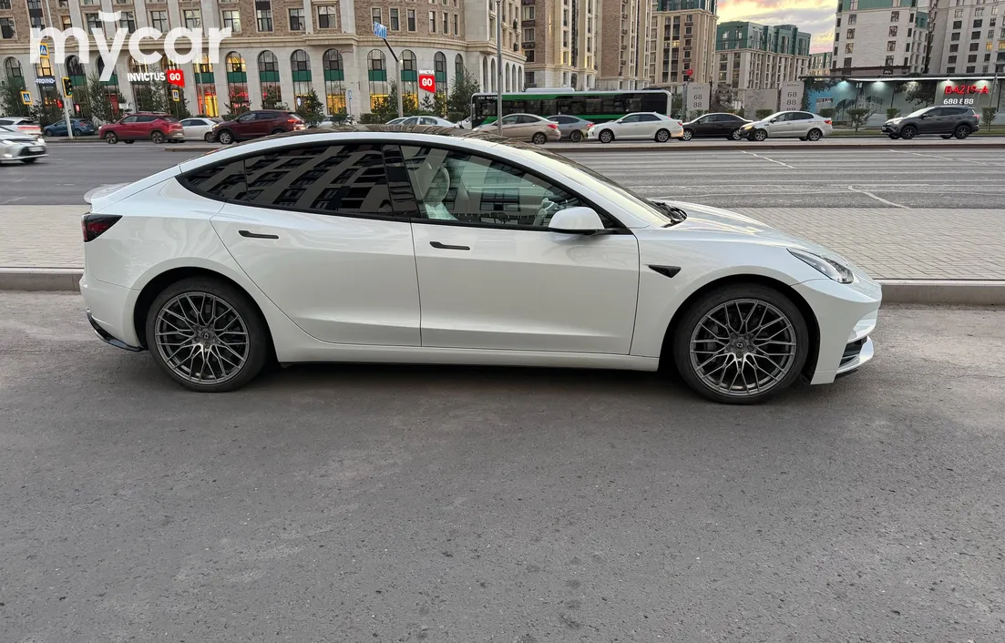 Tesla Model 3 2023