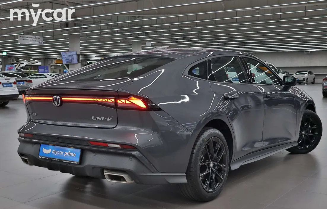 Changan UNI-V 2024