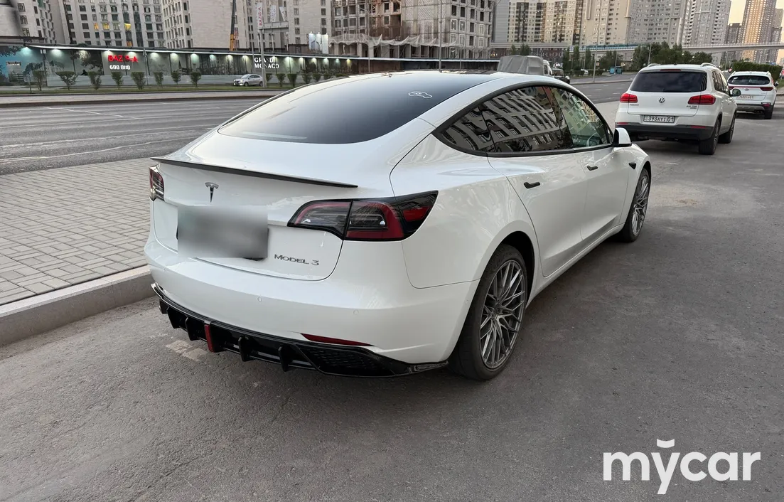 Tesla Model 3 2023