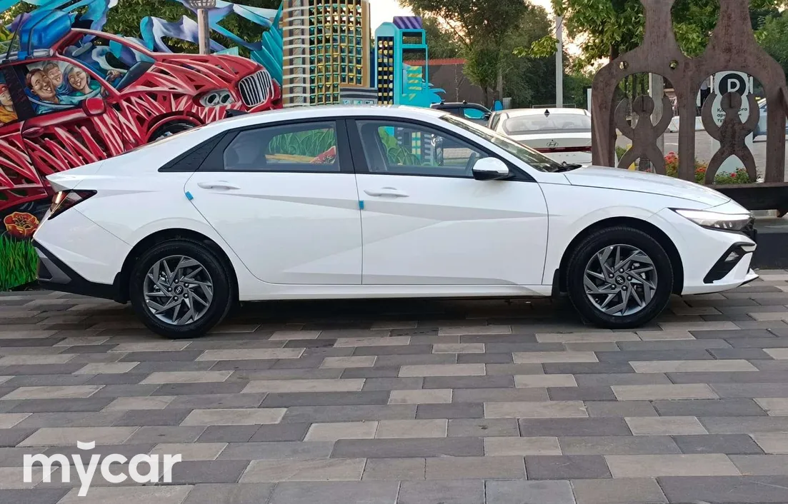 Hyundai Elantra 2025