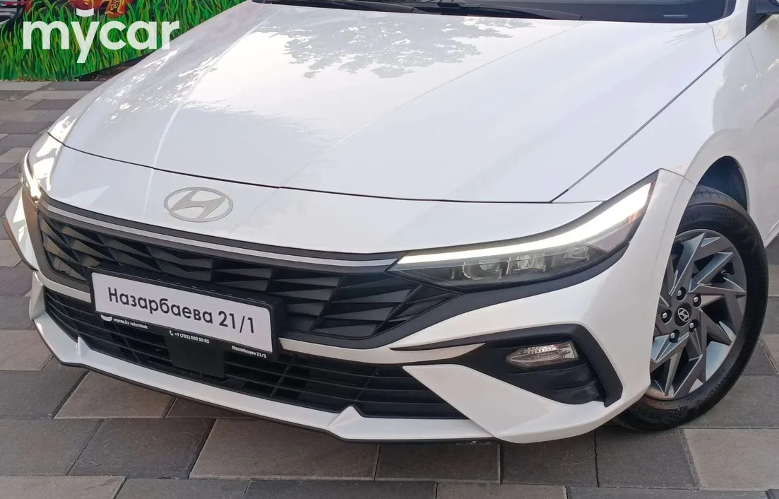 Hyundai Elantra 2025