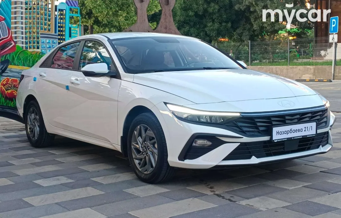 Hyundai Elantra 2025