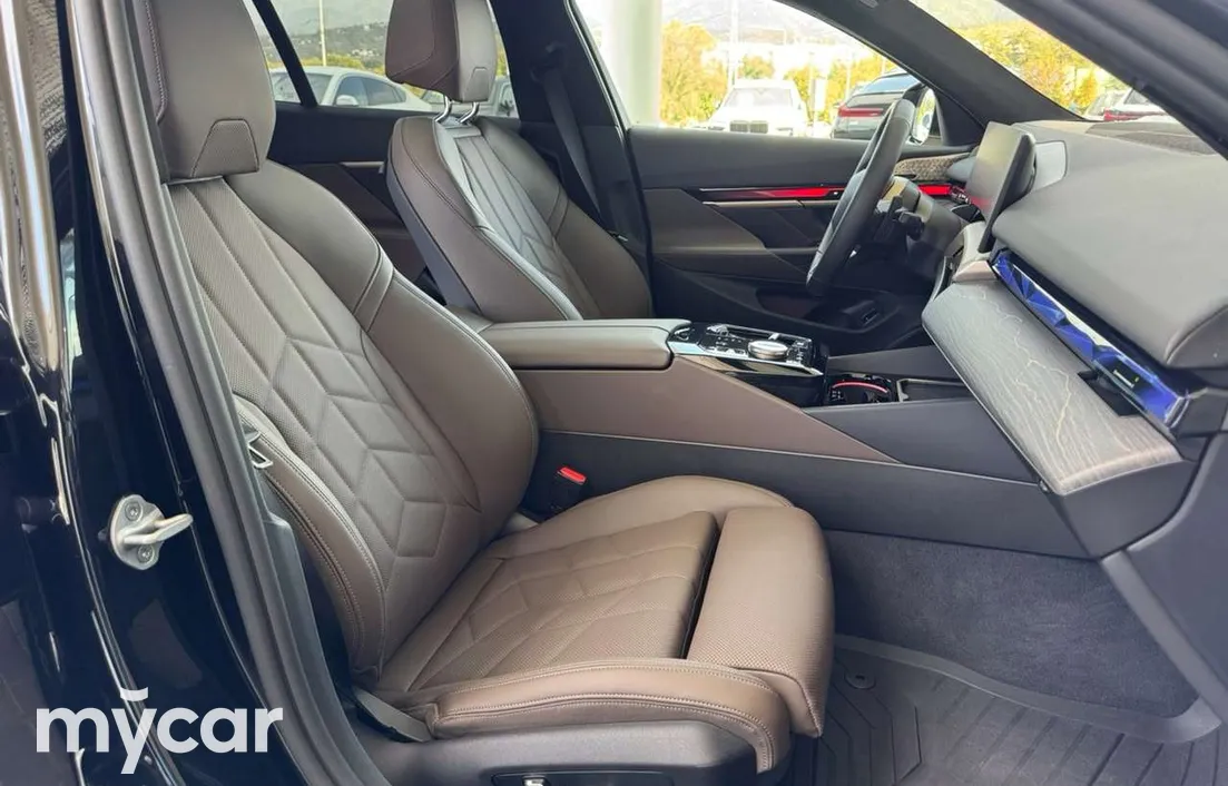 BMW 550E XDRIVE 2025