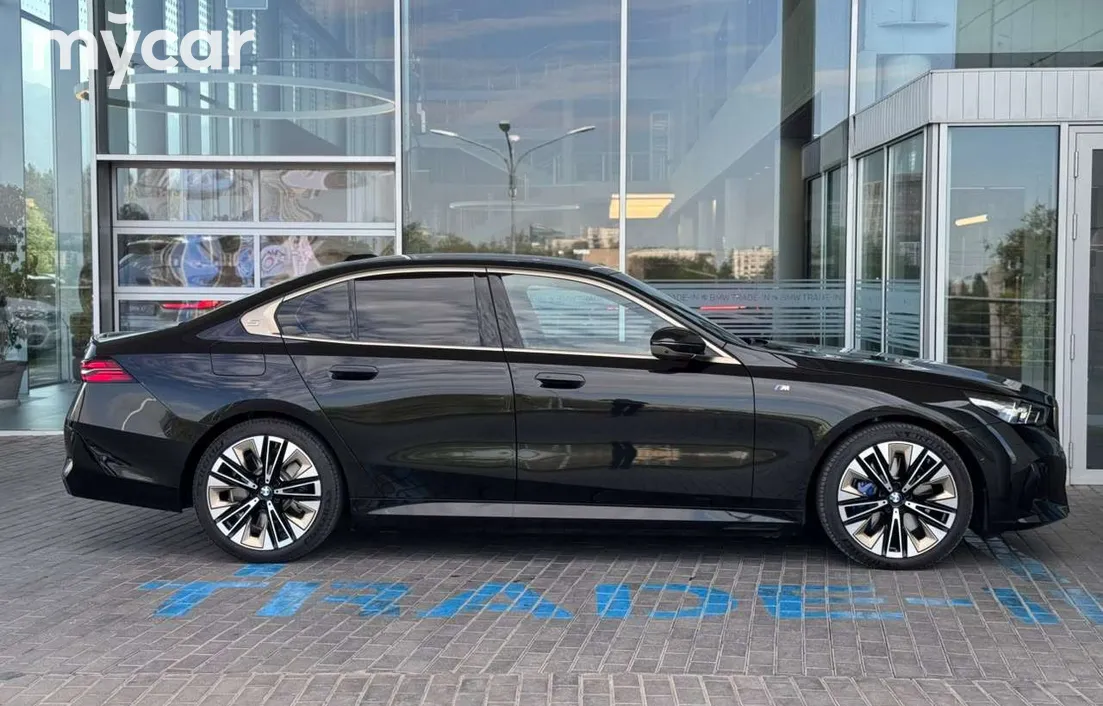 BMW 550E XDRIVE 2025
