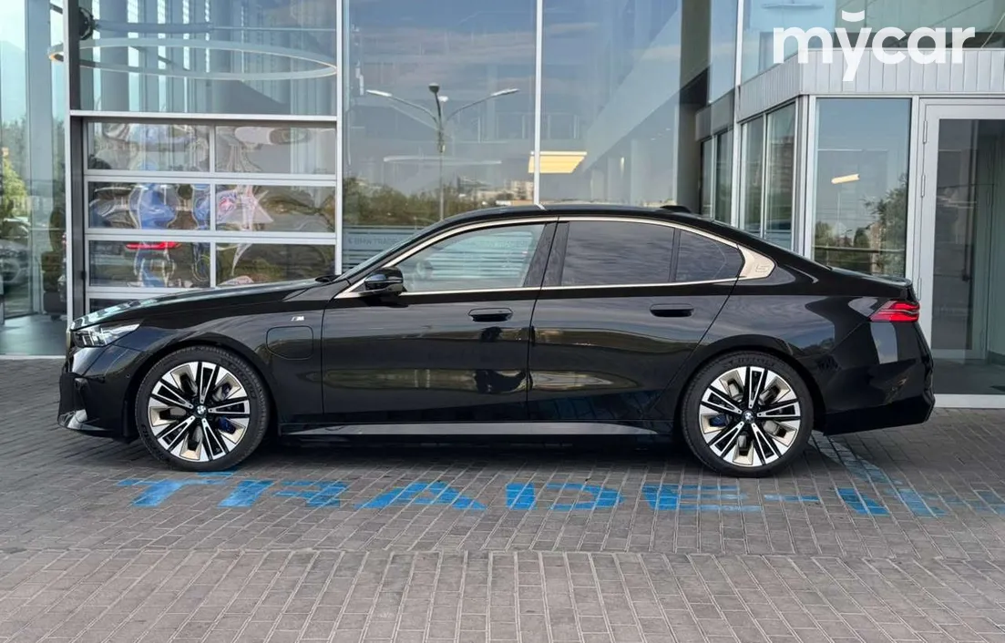 BMW 550E XDRIVE 2025