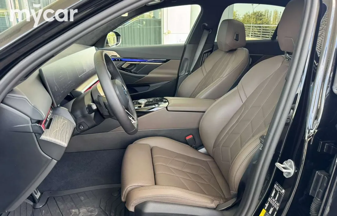 BMW 550E XDRIVE 2025
