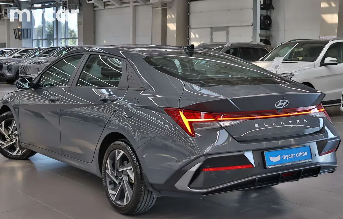 Hyundai Elantra 2024