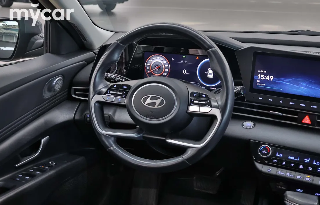 Hyundai Elantra 2024