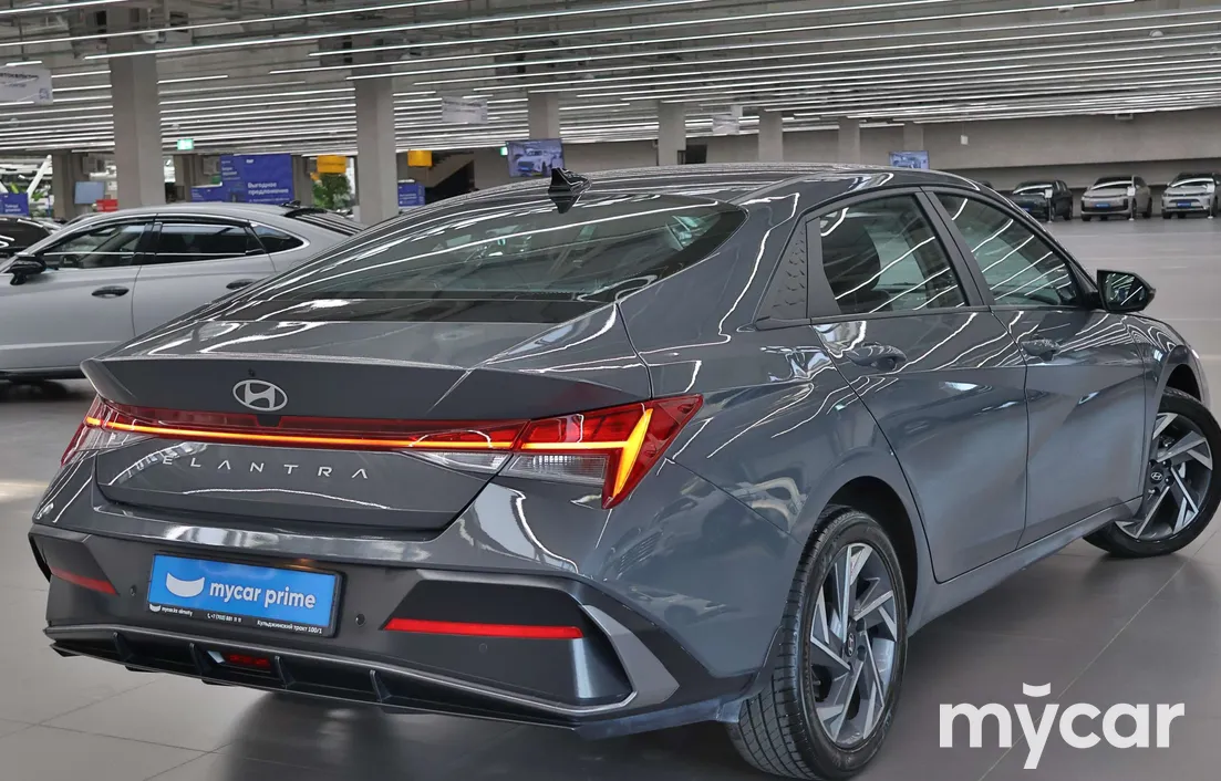 Hyundai Elantra 2024