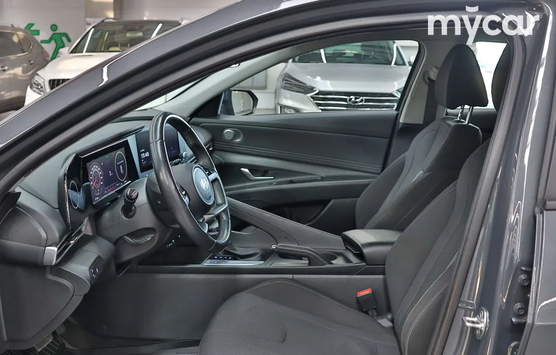 Hyundai Elantra 2024